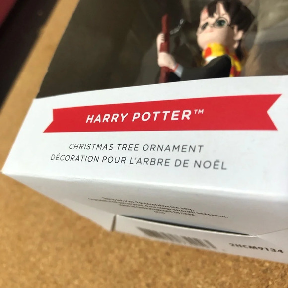 Harry Potter Broomstick Christmas Ornament Hallmark Wizarding World  2022 - Picture 5 of 8